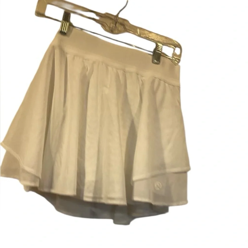 NWT Lululemon court revival skirt WHITE Size: 12